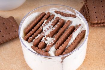 Świat oszalał na punkcie tego deseru. Zrobisz go z kilku niedrogich składników