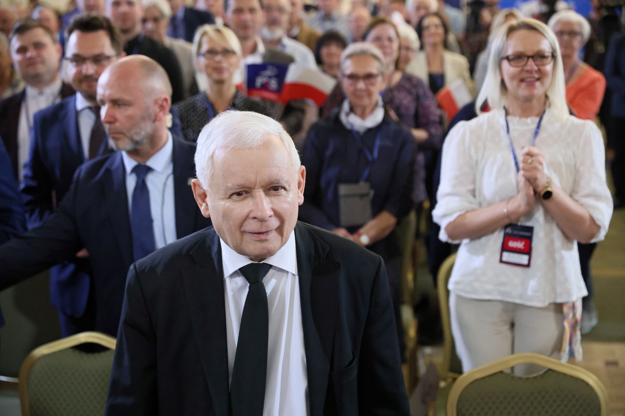 Prezes PiS Jarosław Kaczyński podczas spotkania z mieszkańcami Sochaczewa 