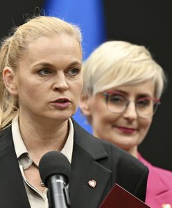 Podwyżki dla nauczycieli z opóźnieniem. Nowacka obwinia Dudę