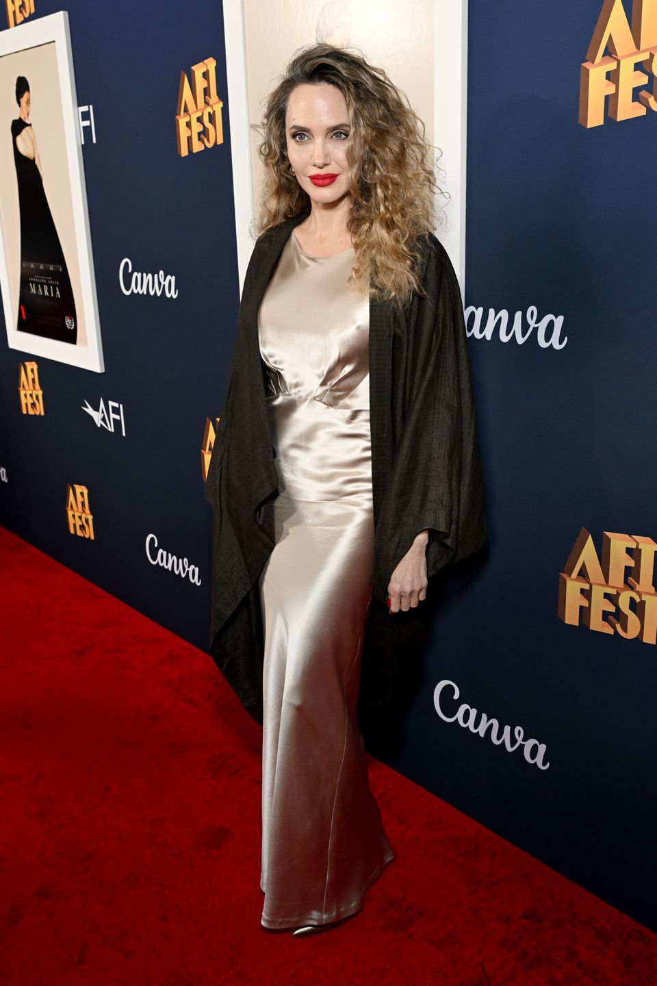 Angelina Jolie zadaje szyku na festiwalu w Los Angeles