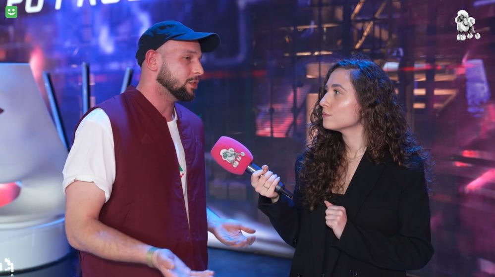 Maciej Pela w rozmowie z Pudelkiem