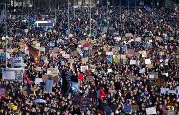 Niemcy wyszli na ulice. Protest przeciwko skrajnej prawicy