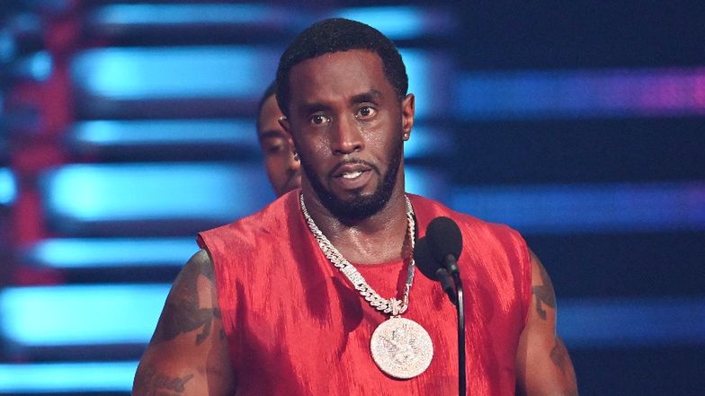 Zdjęcie: Nowe SZOKUJĄCE zeznania w sprawie Diddy'ego. Była asystentka musiała sprzątać krew menstruacyjną w jego pokoju hotelowym