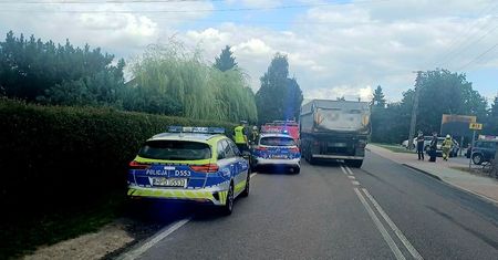 Rowerzystka wjechała pod ciężarówkę. Tragedia pod Parczewem