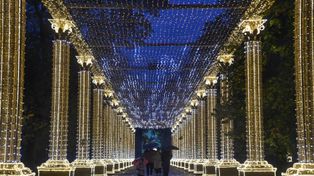Warszawa: Chopin, światło, deszcz. Otwarto Królewski Ogród Światła