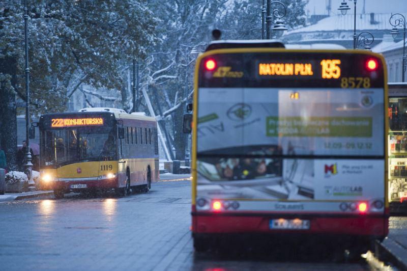 Warszawa. Powrót dzieci do szkół. Od poniedziałku zmiany w komunikacji miejskiej, fot. WTP - Twitter