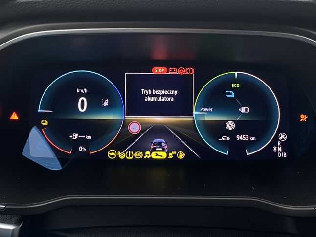 Renault Zoe – test zasięgu przy 0 proc. baterii. Kontrolki
