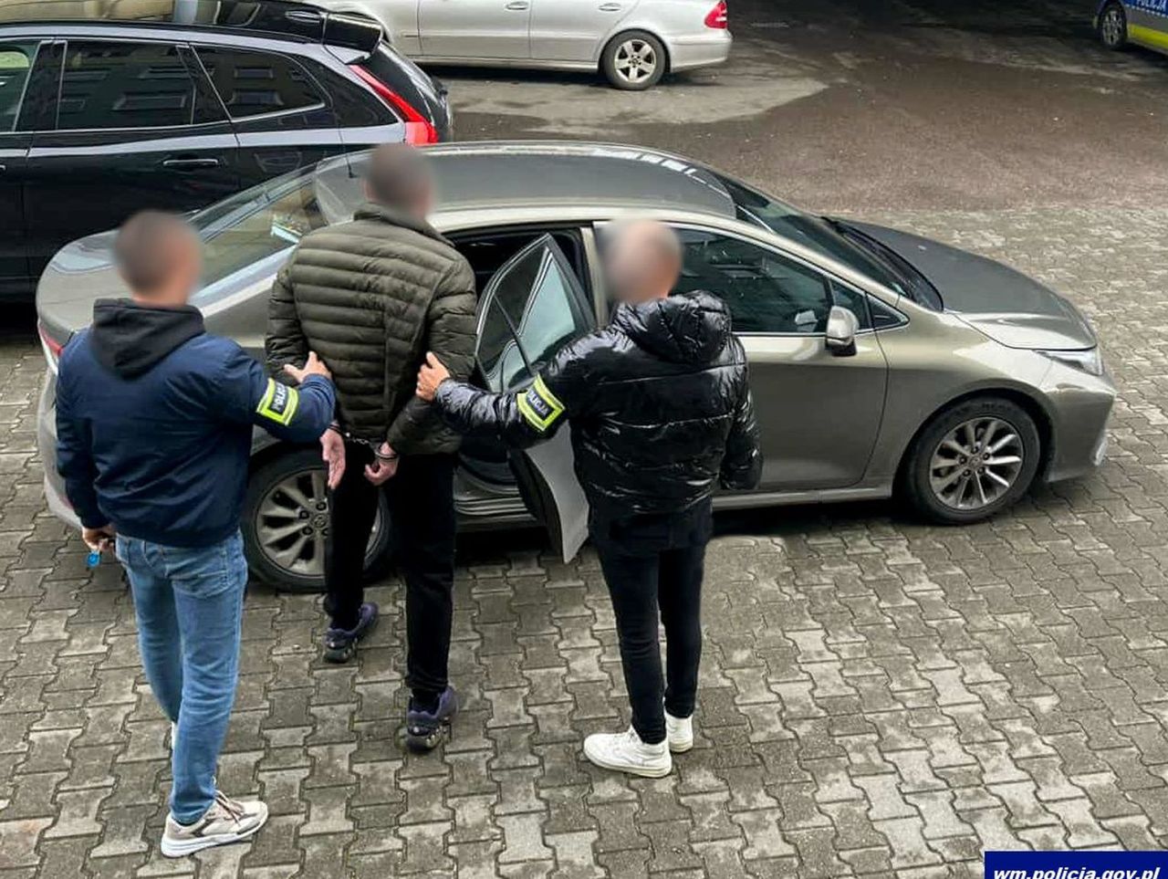 Iława: Obrobili sklep z telefonami na prawie 90 tys. zł. Łupami cieszyli się tylko kilkanaście minut