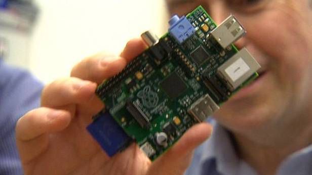 Ruszyła sprzedaż Raspberry Pi - taniego komputera wielkości karty kredytowej 1