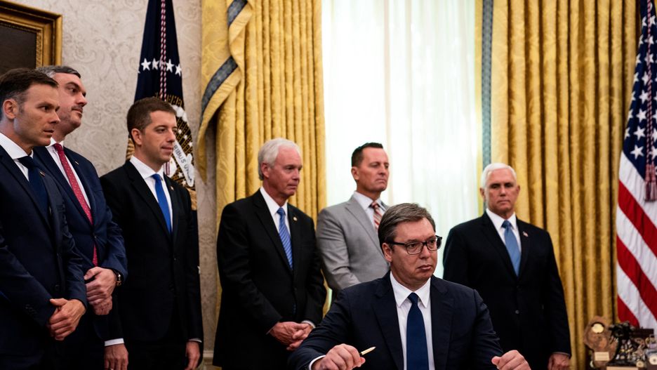 USA. Serbia i Kosowo podpisały porzumienie. Wymowny gest prezydenta Serbii