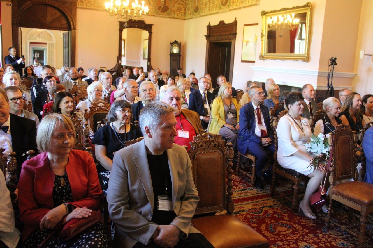 Czerniejów: Pałac istnieje od 250 lat. Z tej okazji odbyła się konferencja historyczna
