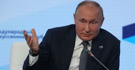 Polski pisarz poparł atak Putina na Ukrainę. Reakcja wydawcy była błyskawiczna