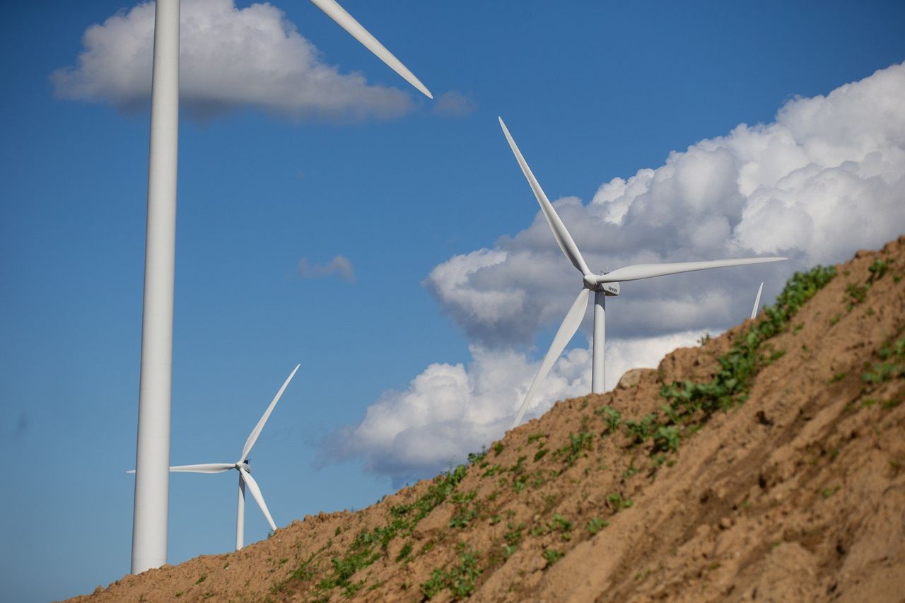 Główczyce: Pod miastem powstała trzecia co do wielkości farma wiatrowa w Polsce