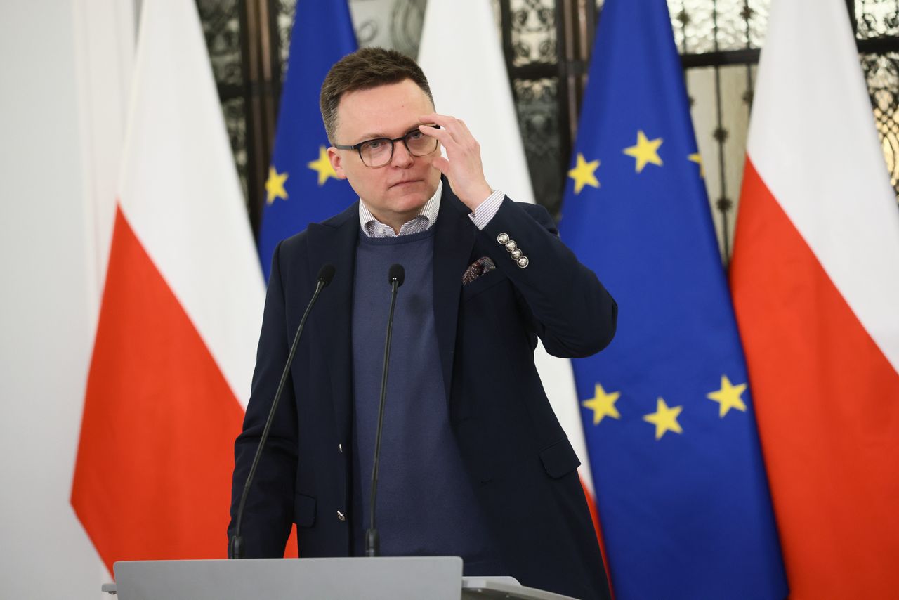 Spięcie na konferencji Hołowni. "Wierzę, że to nie ostatnia moja okładka"