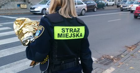 Nikt nie pomógł zakrwawionej kobiecie i płaczącemu dziecku. Szokujące