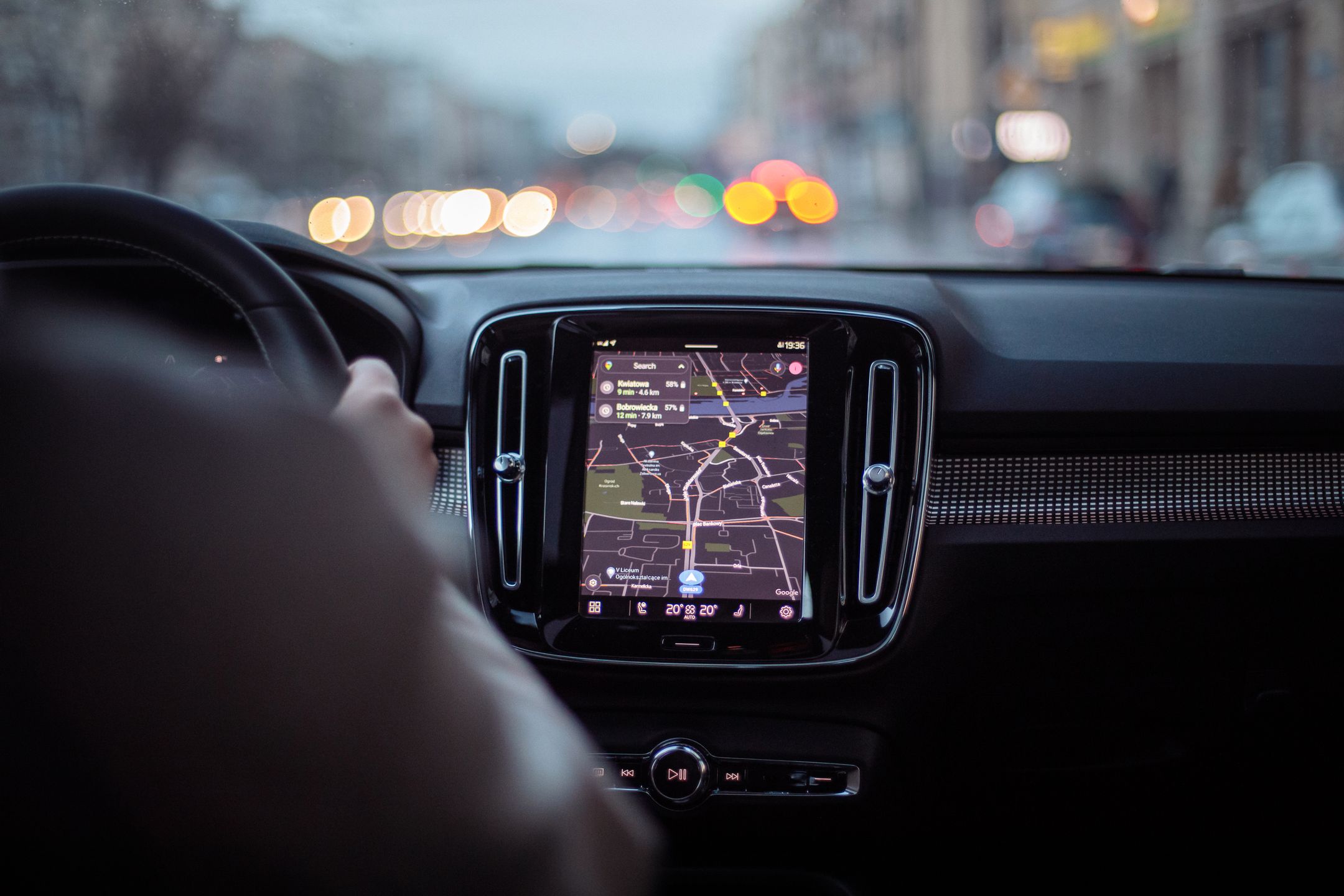 Android Automotive oznacza Google Maps na pokładzie