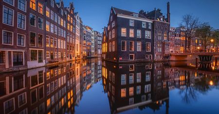 Tak zmienia się Amsterdam od zimy do lata. Potrzeba było 2 lat, by to pokazać