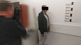 Handlował narkotykami w przejściu podziemnym i na klatce schodowej. Zatrzymany diler i dwaj klienci