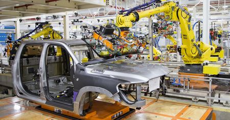 Śmiertelny przypadek koronawirusa w FCA. Toyota i Ford zamykają kolejne fabryki