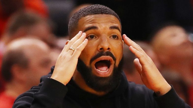 Drake pojawił się na scenie w polskiej wojskowej kurtce