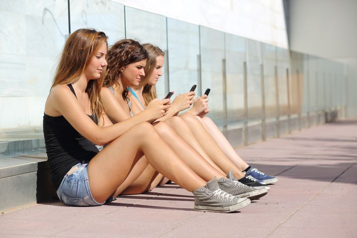 Tylko racjonalne używanie telefonów komórkowych uchroni młodzież przed niebezpiecznym fonoholizmem