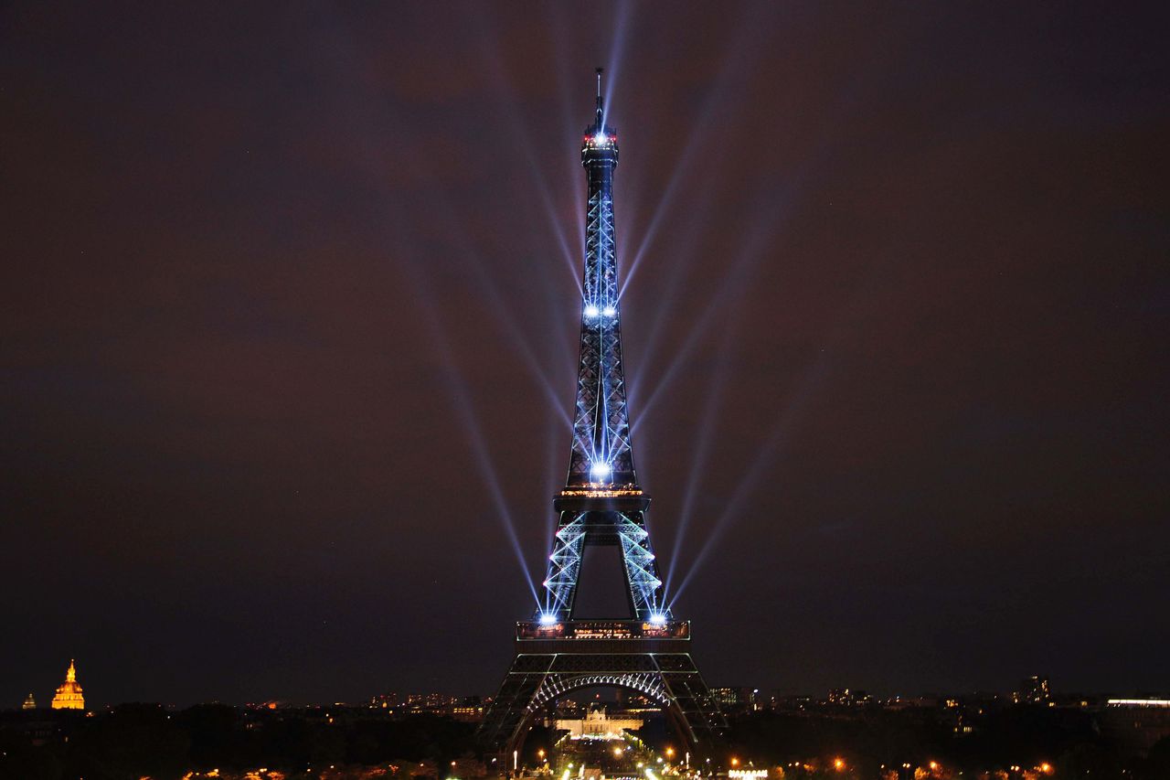 Wieża Eiffla ma 130 lat. Francuzi uczcili to z rozmachem!