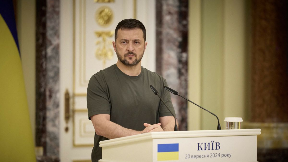 Archiwum zagraniczne East News 2024-09
Handout photo shows Ukrainian President Volodymyr Zelensky attends a joint press conference alongside European Commission President in Kyiv, Ukraine on September 20, 2024, amid the Russian invasion in Ukraine. The EU plans to lend Uksraine 35 billion euros ($ 39 billion), backed by the revenues of Russian assets frozen in the bloc, European Commission chief Ursula von der Leyen said September 20, 2024. Photo by Ukrainian Presidency via ABACAPRESS.COM
ABACA