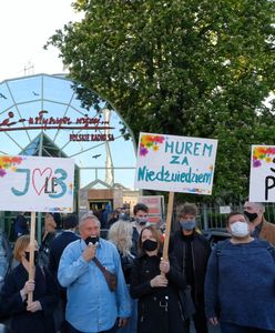 Zamieszanie wokół radiowej Trójki. "To co się dzieje jest żenujące"