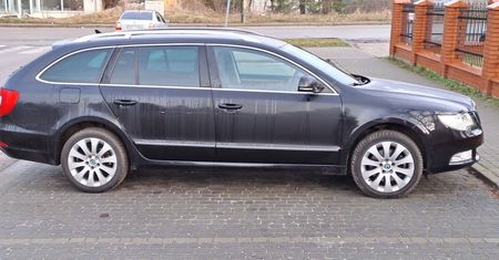 Zgubił samochód w mieście i zgłosił jego kradzież. Był pijany i miał narkotyki
