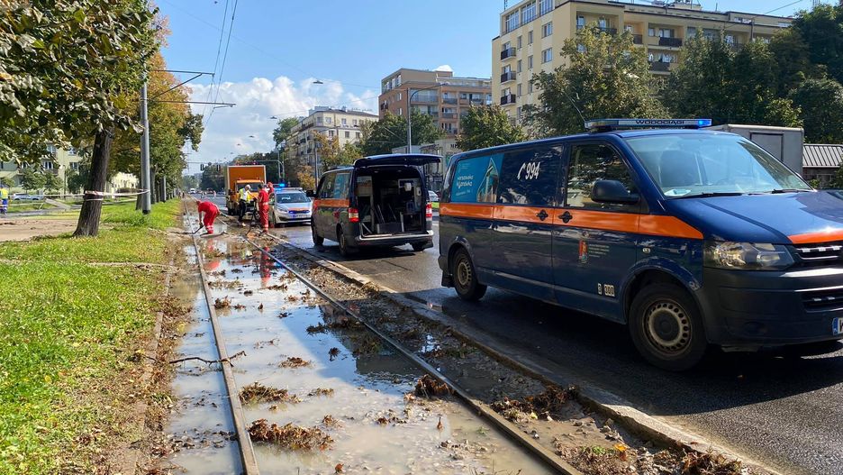 Warszawa. Awaria wodociągowa na Pradze
