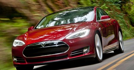 NHTSA zbada śmiertelny wypadek z udziałem Tesli na autopilocie