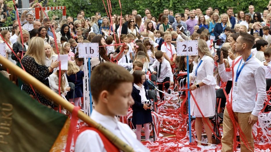 Rozpoczęcie roku szkolnego 2025/2025 w Szkole Podstawowej nr 119 w Warszawie.