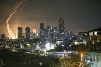 Nocny ostrzał. Kolejna wymiana ciosów na linii Izrael-Iran