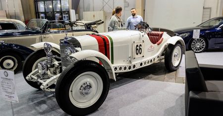 Retro Motor Show 2017 - gdzie dwóch się bije, tam trzeci korzysta