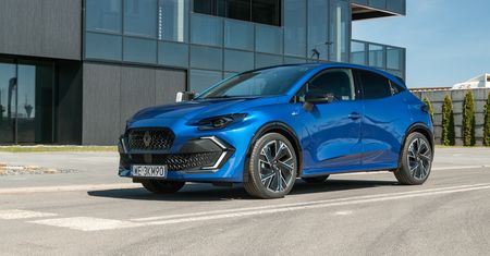 Test: Renault Clio z silnikiem 1,8 l – dalej wącha paliwo