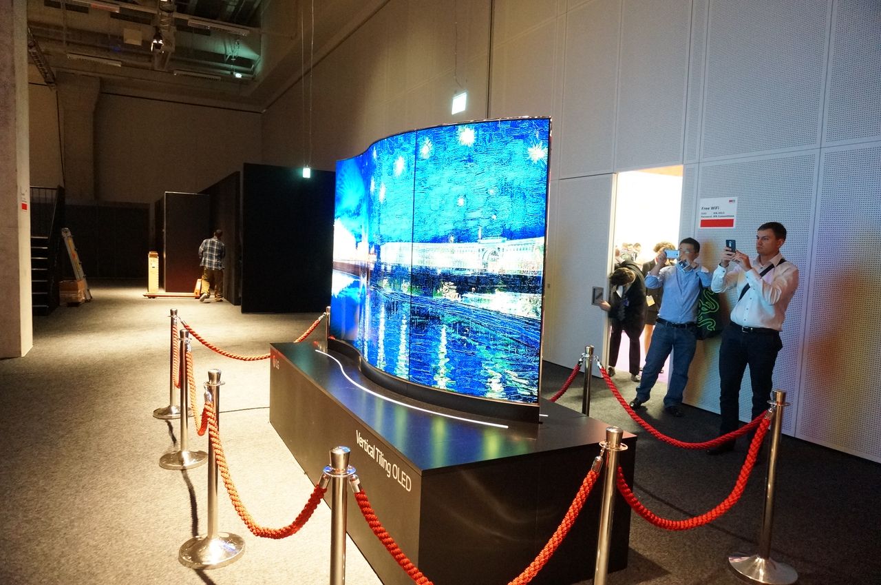 AMOLED-y Samsunga rządzą w mobile, ale duże OLED-y LG są bezkonkurencyjne. Dosłownie