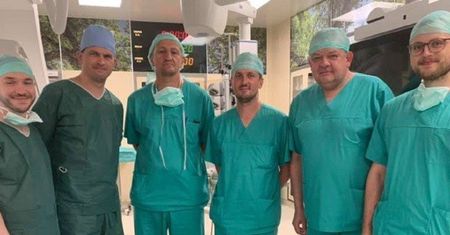Religa i Zembala razem na sali operacyjnej. To dzieci słynnych lekarzy