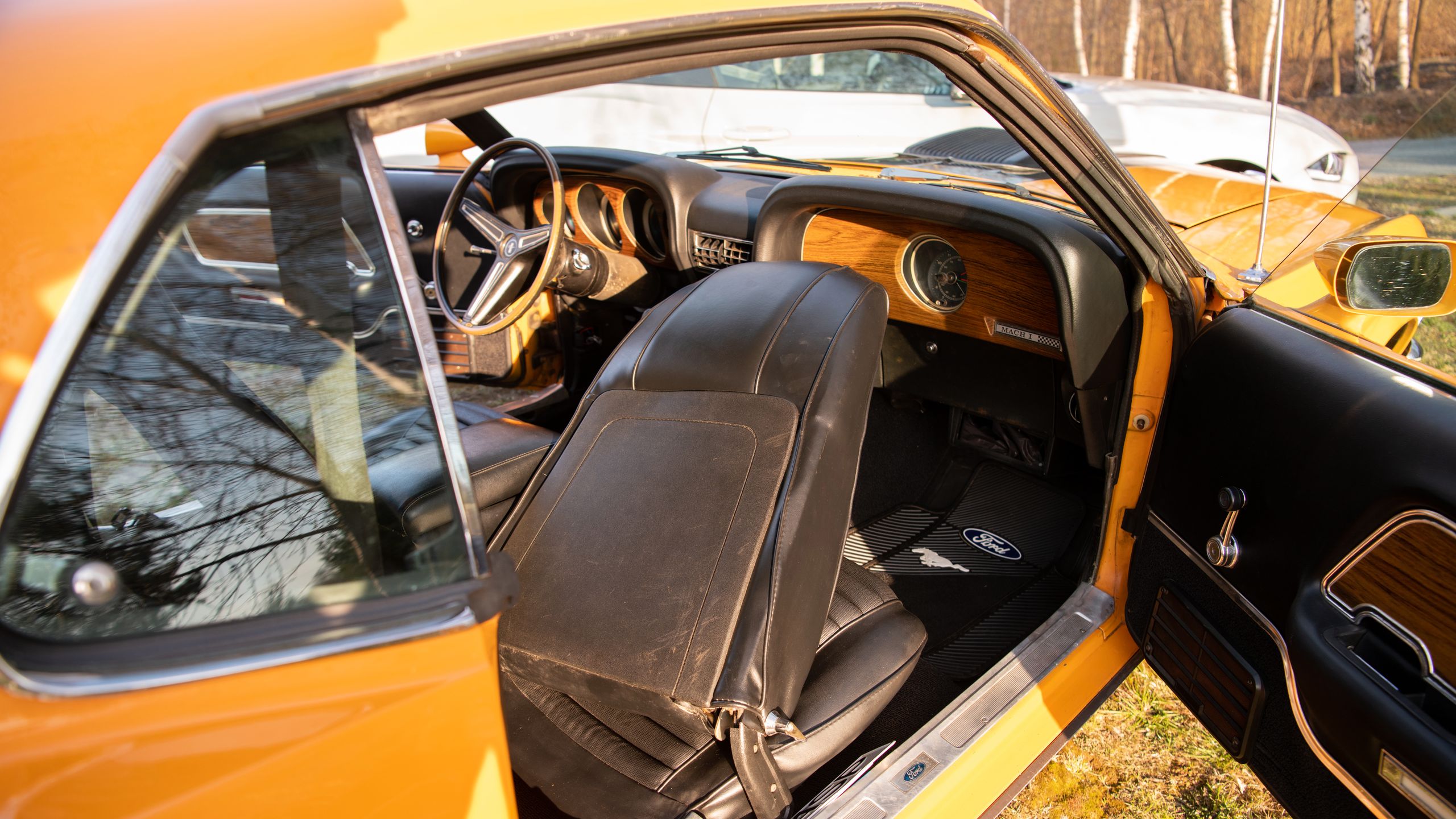 Ford Mustang Mach 1 vs. Mustang Mach 1 428 Cobra Jet