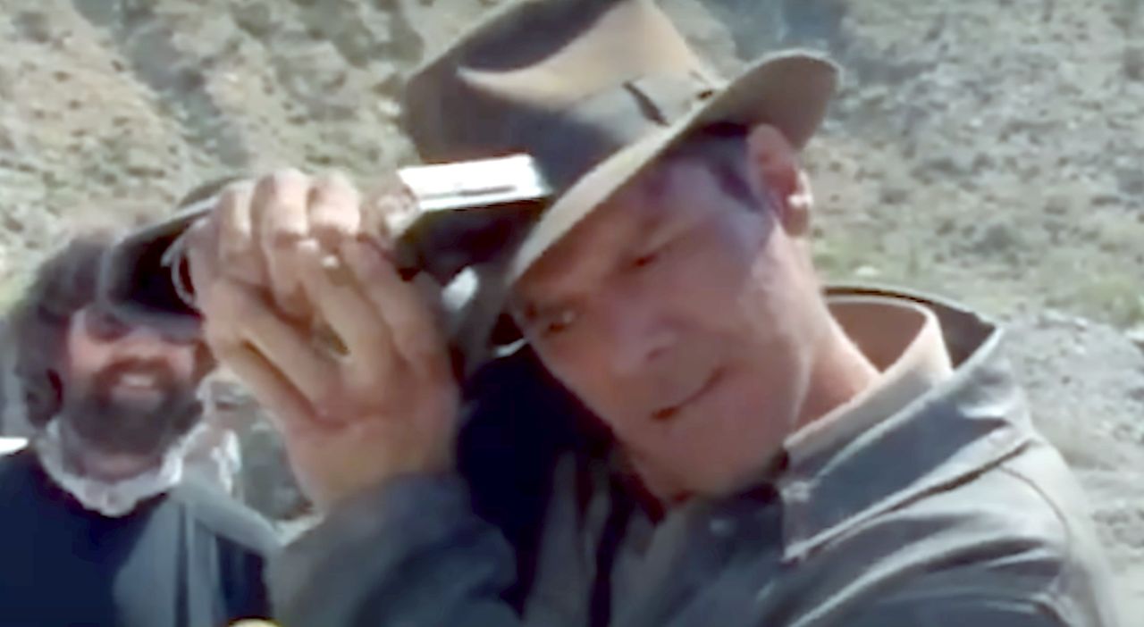 Harrison Ford na planie "Indiana Jones i Poszukiwacze zaginionej arki"