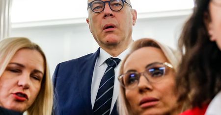 Roman Giertych chce cofnąć decyzję poprzedniego rządu. "Nie ma możliwości"