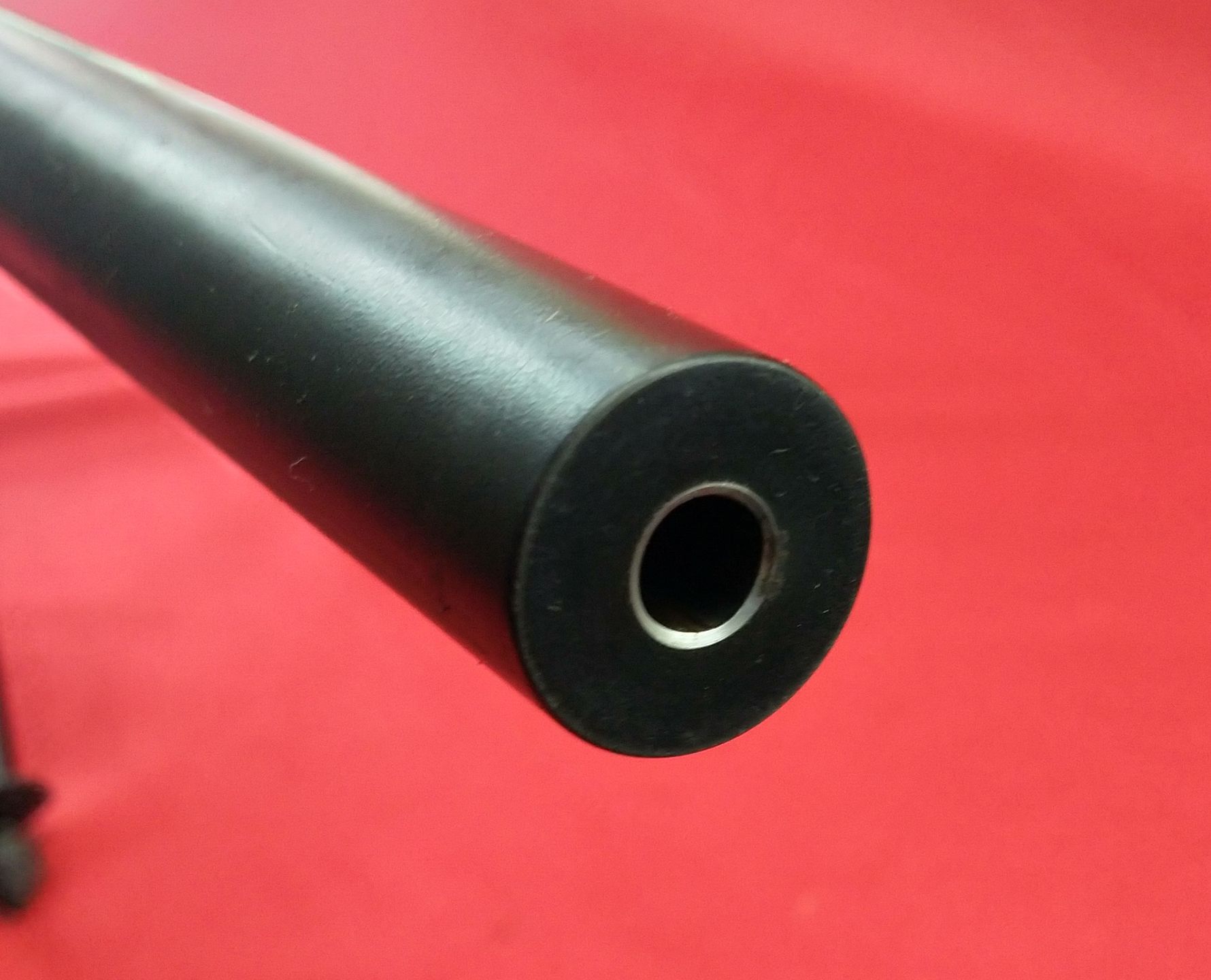 Niemieckie źródła wspominają, ze każdy wyprodukowany PSG1 musiał przejść test oddania 50 strzałów do celu na dystansie 300 m, gdzie wszystkie przestrzeliny musiały zmieścić się w okręgu 9 cm. Pokłosiem tego jest bardzo gruba lufa.