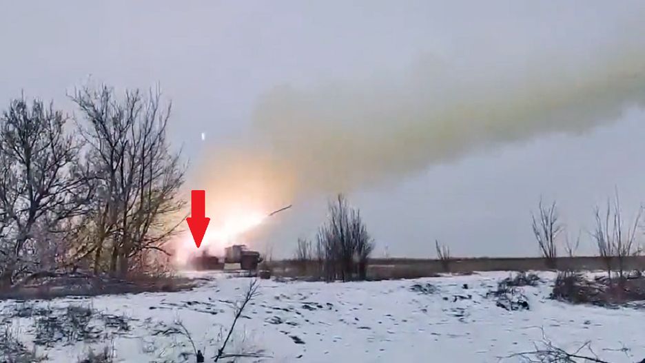 Ukraiński BM-21 Grad, który miał problem z jedną z rakiet. 
