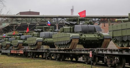 Kilkaset czołgów T-72 z rezerwy. Tak Rosjanie łatają swoje straty