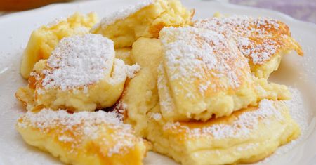 Do omleta dodaj twaróg. Nikt nawet nie pomyśli o zwykłych placuszkach