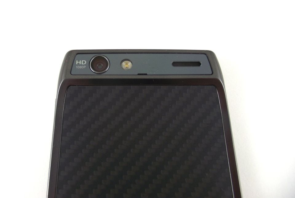 Motorola RAZR XT910 - żyletka wśród Androidów [test] 4