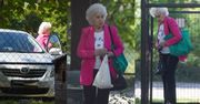 87-letnia Krystyna Loska sfotografowana przez paparazzi podczas samochodowej wyprawy po zakupy (ZDJĘCIA)