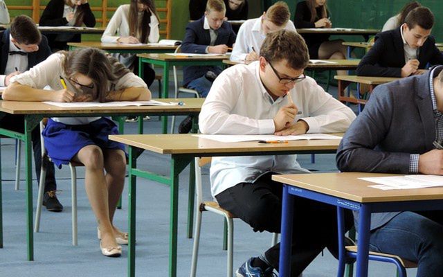 Gimnazjaliści rozpoczęli pierwszy poważny egzamin