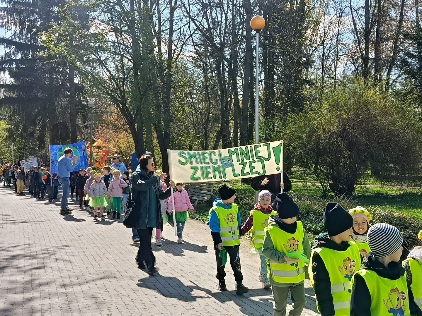 Ostrowiecka Ekobrygada wysiała miejską łąkę