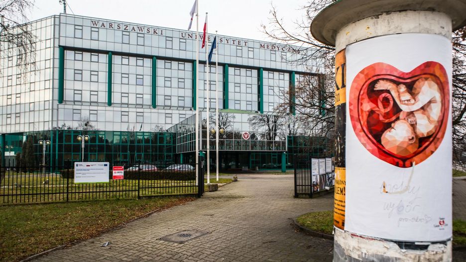 reporter_baza_2021-01
03.01.2021 Warszawa Ulica Zwirki i Wirgury 61 rog ulicy Ksiecia Trojdena Warszawski Uniwersytet Medyczny fot. Adam Burakowski/REPORTER
Adam Burakowski/REPORTER