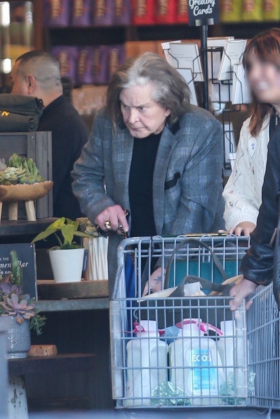 Zmizerniały Ozzy Osbourne na zakupach